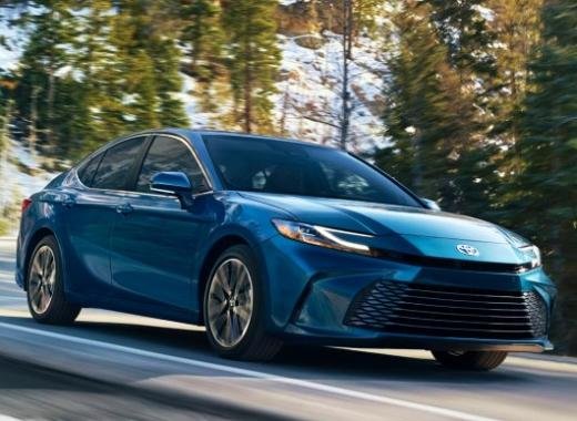 Toyota Camry XLE Hybrid 2024